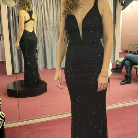 ALYCE formal dress, No. 61124, Size 4, Black. - Picture 7 of 17